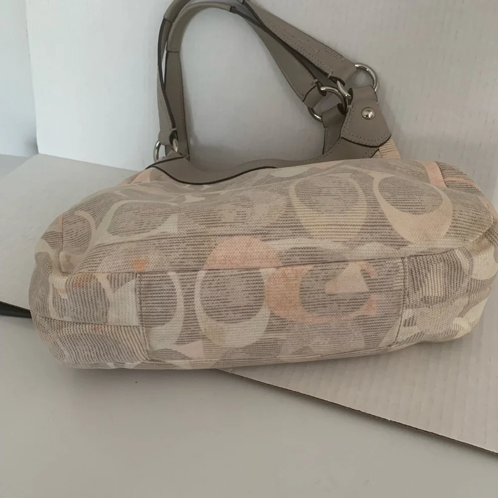 Coach vintage gray & peach fabric signature hobo purse - Picture 8 of 13